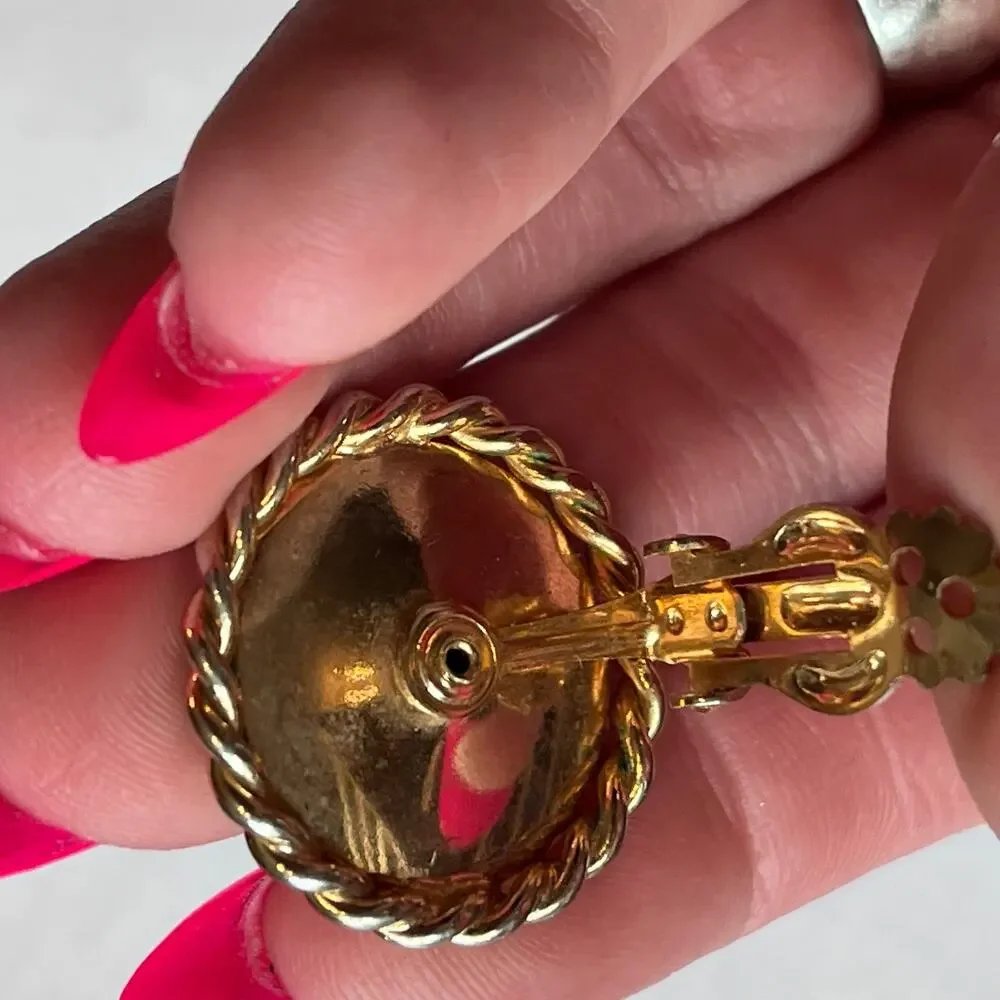 Beautiful Vintage Unsigned Royal Gold Tone Coin Clip On Earrings - light wear